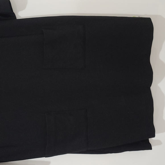 Black dress with pocket in the front - Picture 2 of 5